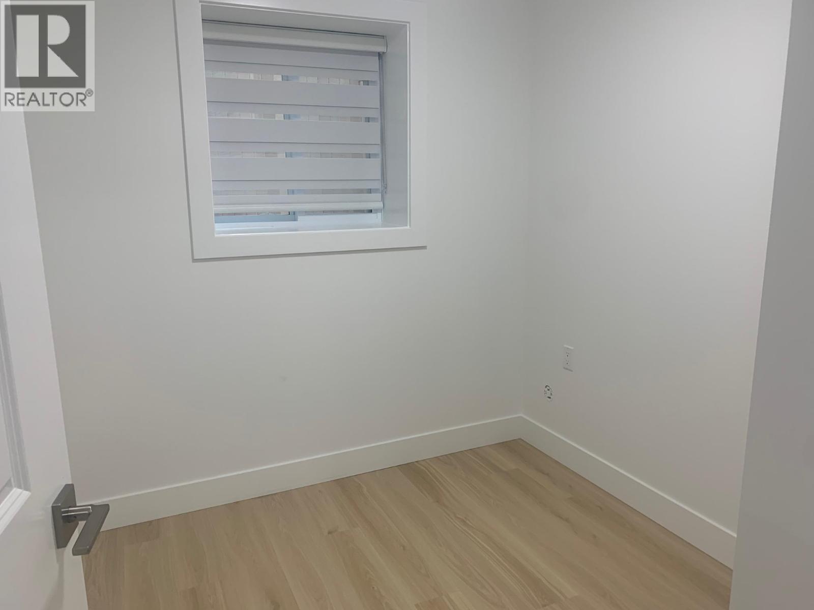 Photo 11 of 2 2074 E 50th Avenue, Vancouver BC