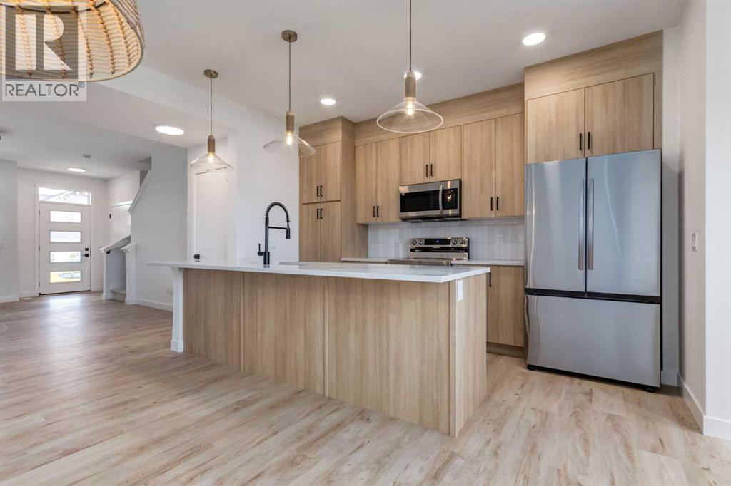 Photo 9 of 403 Clydesdale Avenue, Cochrane AB