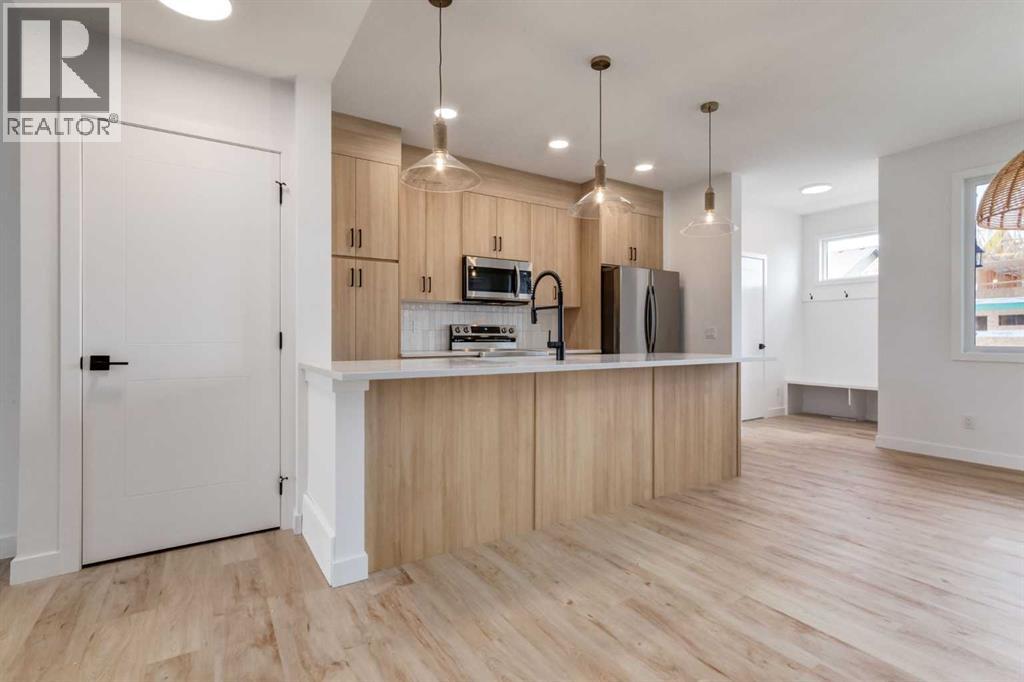 Photo 8 of 403 Clydesdale Avenue, Cochrane AB
