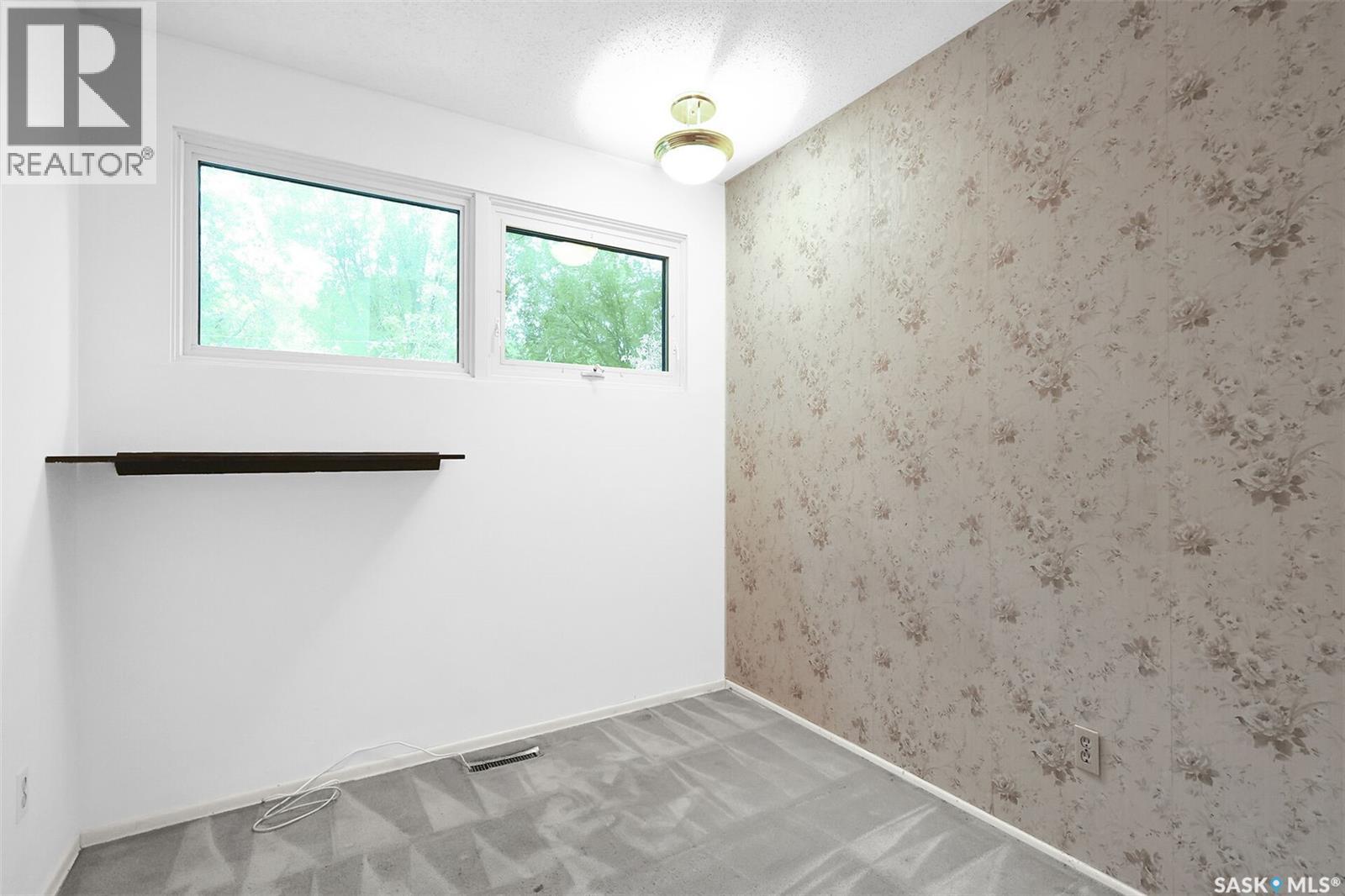 Photo 12 of 40 Richardson Crescent, Regina SK