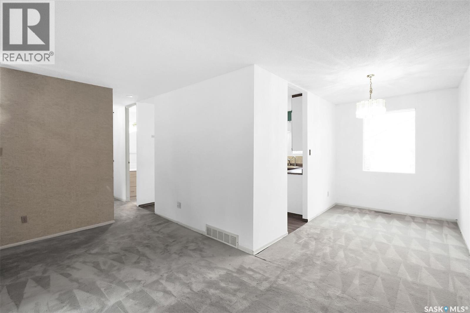 Photo 6 of 40 Richardson Crescent, Regina SK
