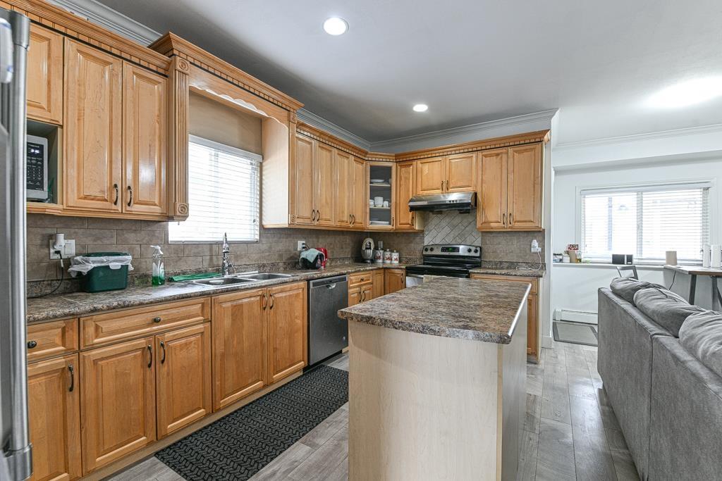 Photo 12 of 6798 146 B Street, Surrey BC