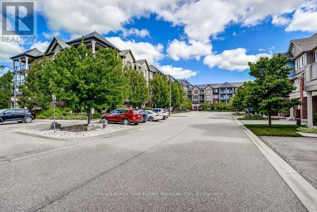 Photo 3 of 201 3060 Rotary Way W, Burlington ON