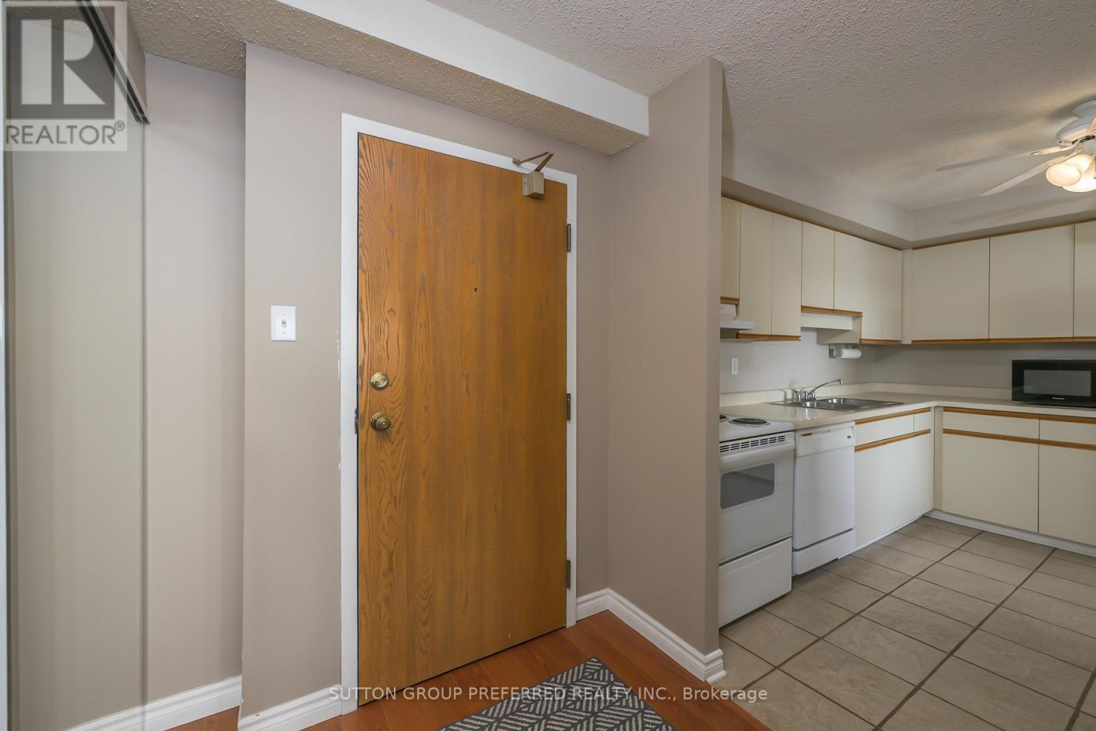 Photo 14 of 609 521 Riverside Drive, London North ON