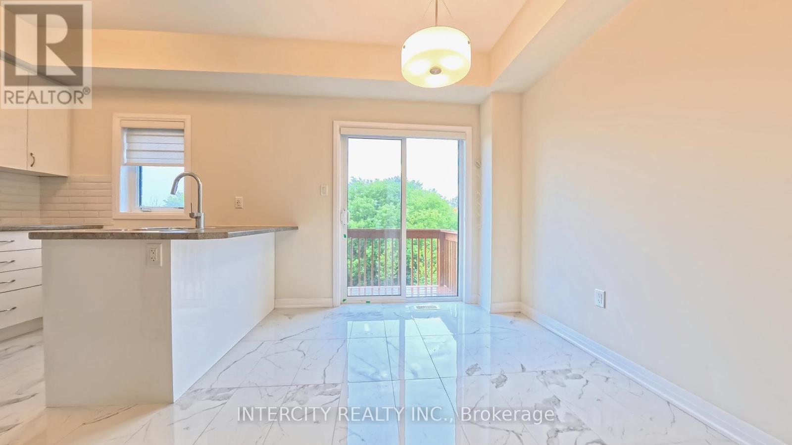 Photo 12 of 76 Fieldridge Crescent, Brampton ON