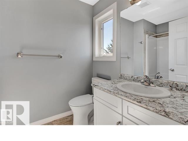 Photo 15 of 3941 38 St Nw, Edmonton AB