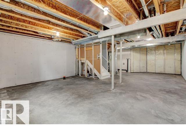 Photo 16 of 3941 38 St Nw, Edmonton AB