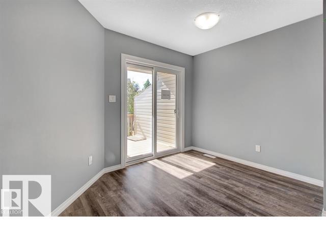 Photo 12 of 3941 38 St Nw, Edmonton AB