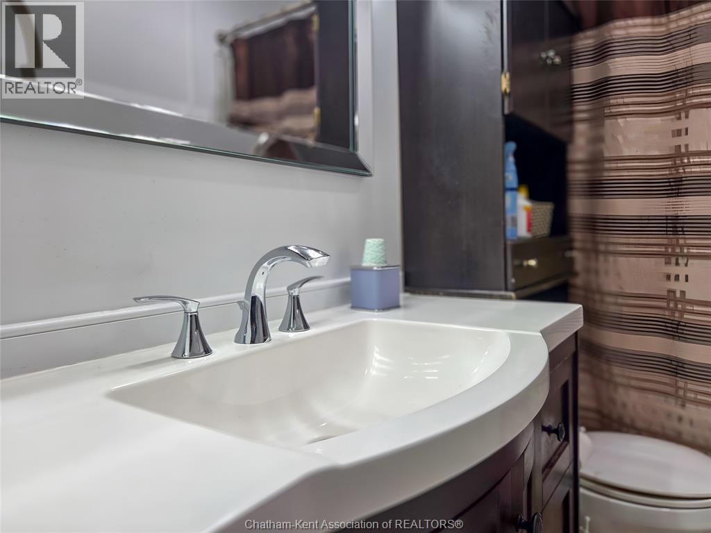 Photo 10 of 26 Burton Avenue, Chatham ON