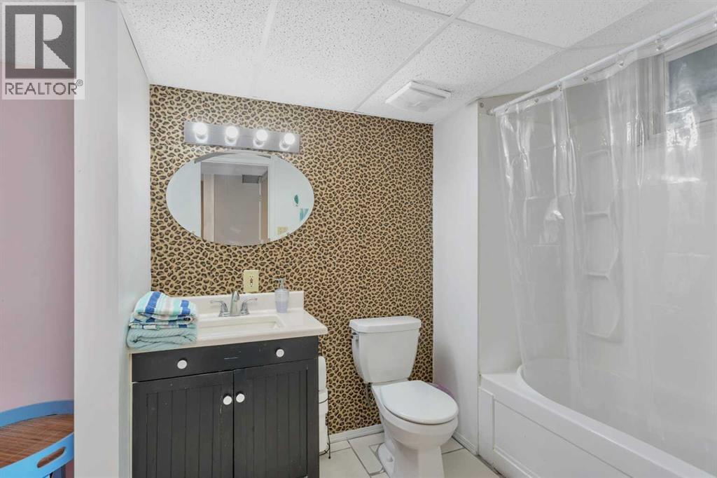 Photo 20 of 5031 52 Street, Sylvan Lake AB