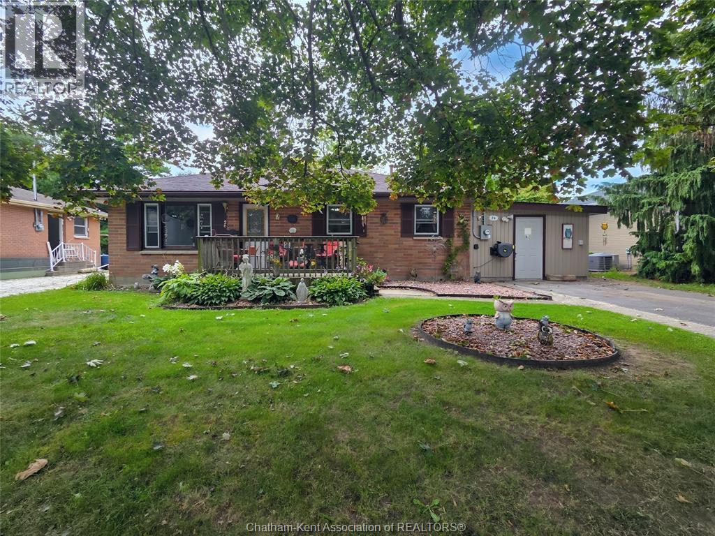 Photo 3 of 26 Burton Avenue, Chatham ON