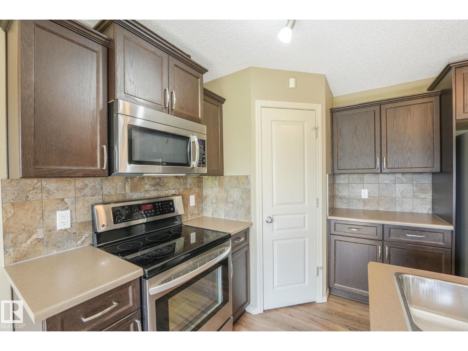 Photo 8 of 7013 Cardinal Wy Sw, Edmonton AB