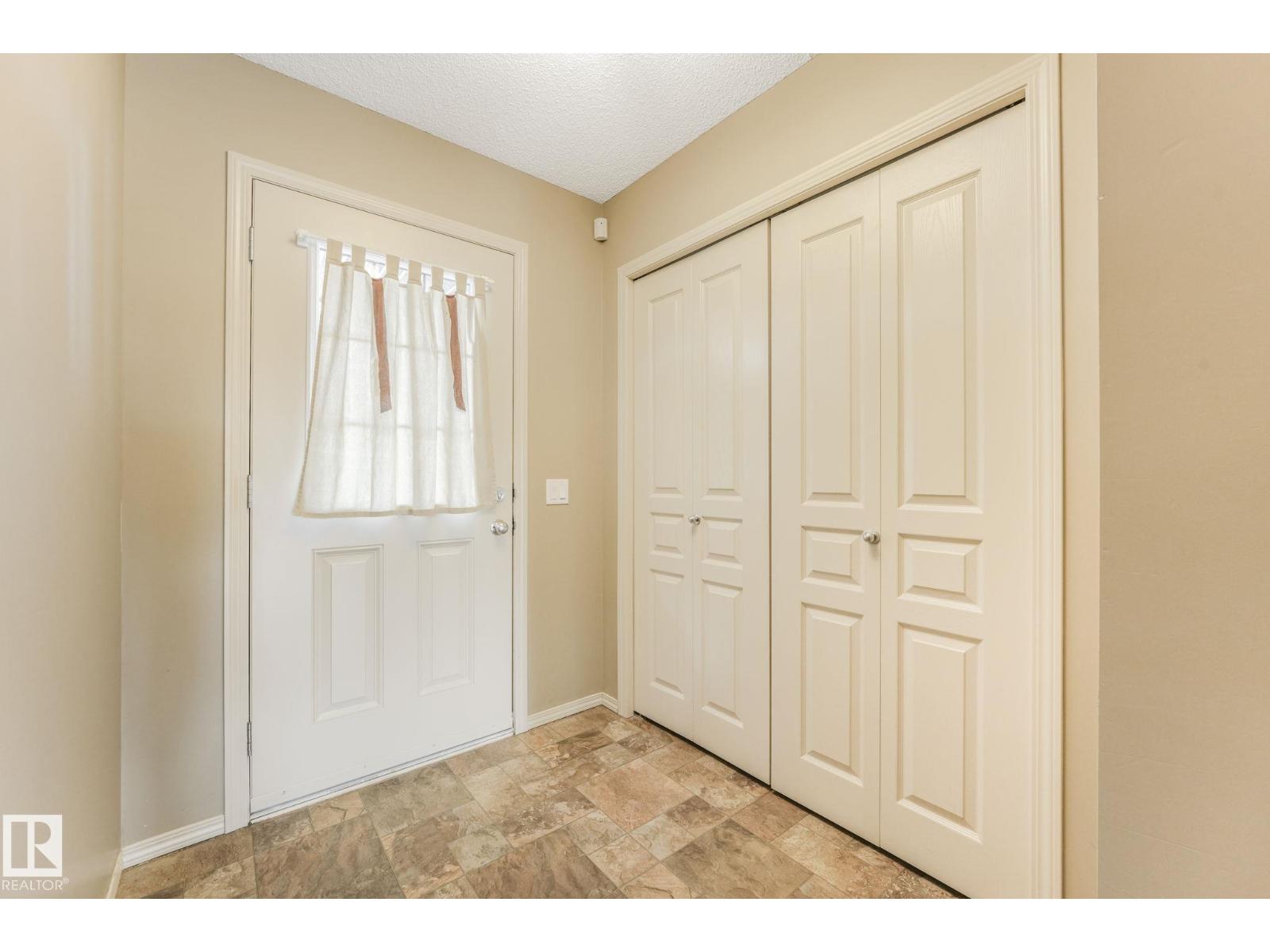 Photo 6 of 7013 Cardinal Wy Sw, Edmonton AB