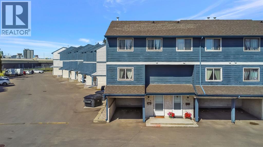 Single Family House 4 Level for Sale in    Street NE Marlborough Calgary 