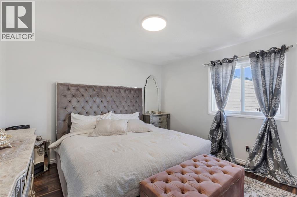 Single Family House 4 Level for Sale in    Street NE Marlborough Calgary 
