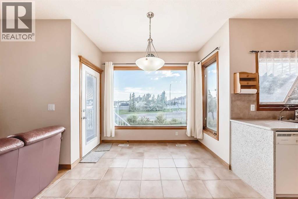 Photo 16 of 75 Hampstead Way Nw, Calgary AB