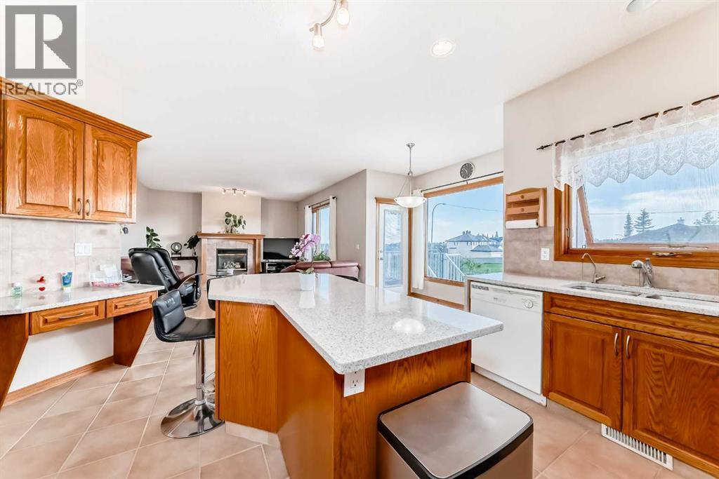 Photo 9 of 75 Hampstead Way Nw, Calgary AB