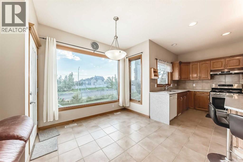 Photo 15 of 75 Hampstead Way Nw, Calgary AB