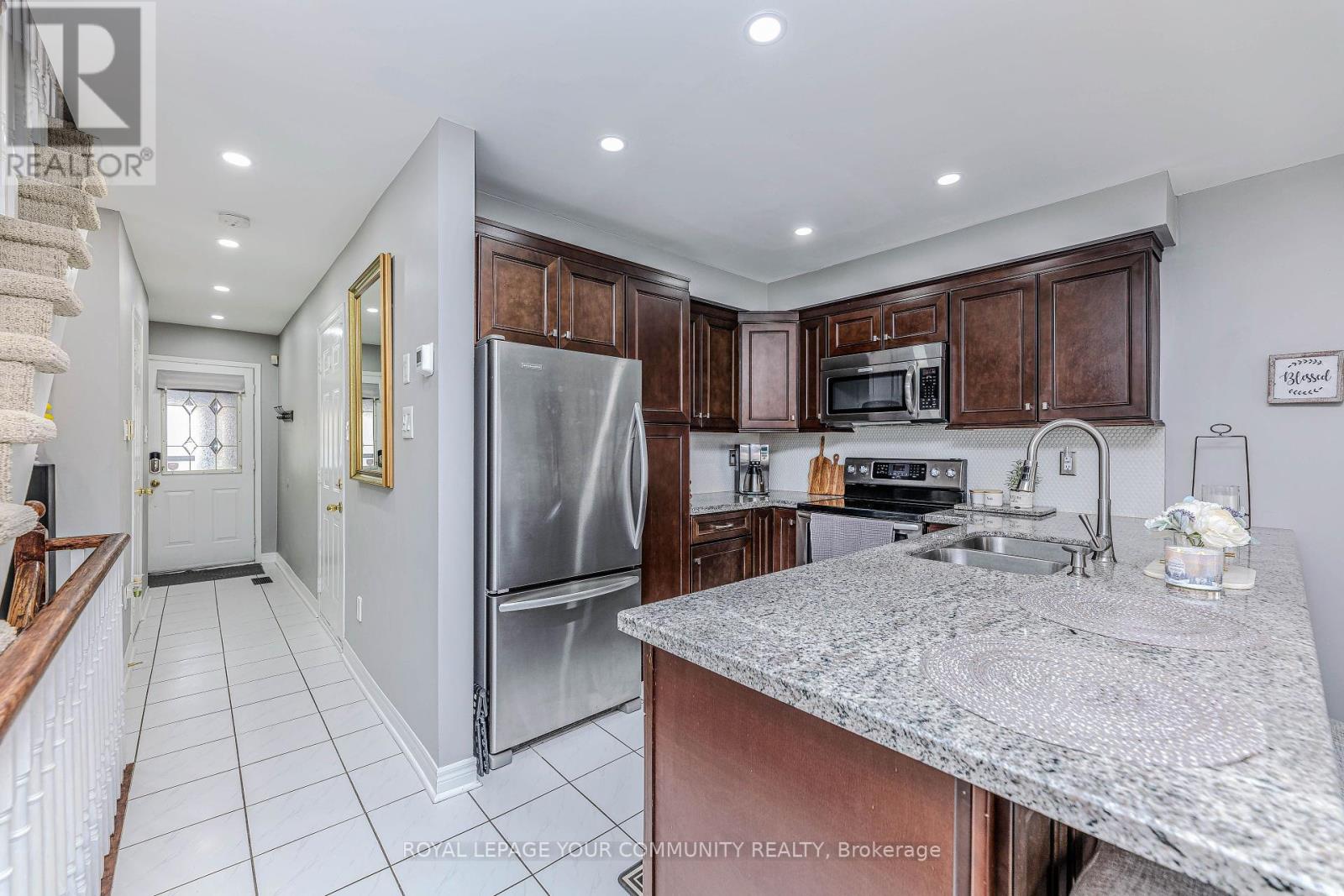 Photo 13 of 78 Tania Crescent, Vaughan ON
