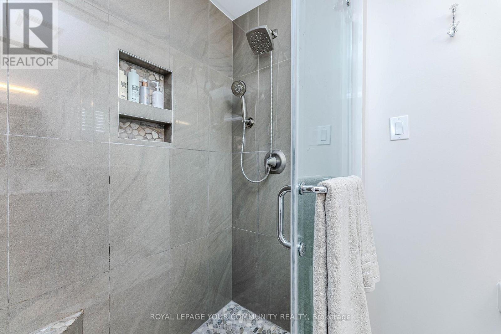 Photo 31 of 78 Tania Crescent, Vaughan ON