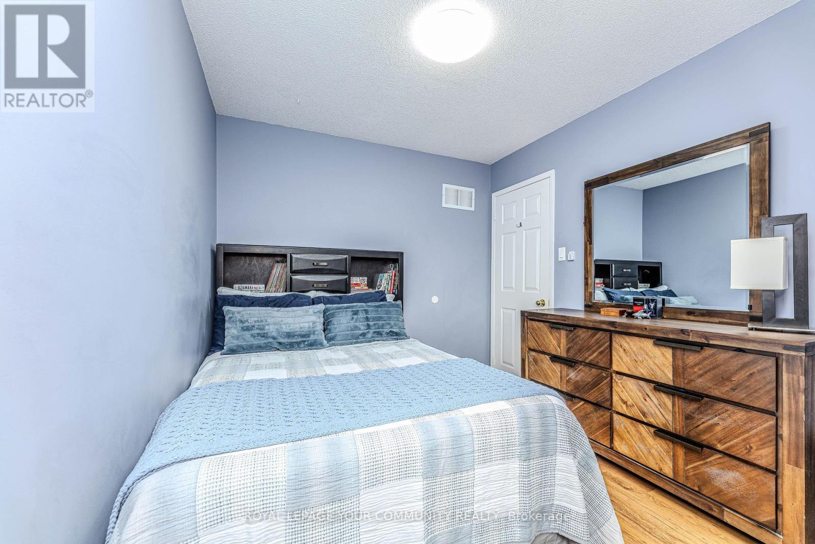 Photo 33 of 78 Tania Crescent, Vaughan ON