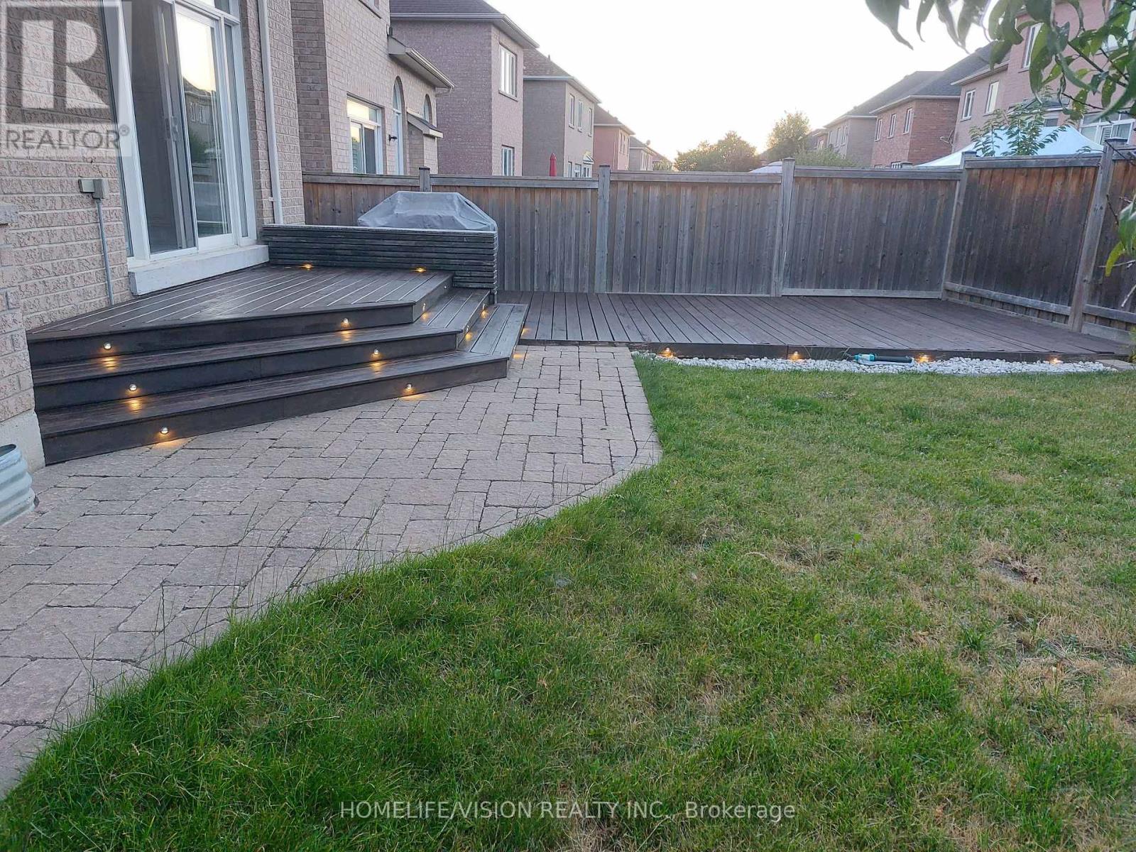 Photo 28 of 26 Ascalon Drive, Vaughan ON