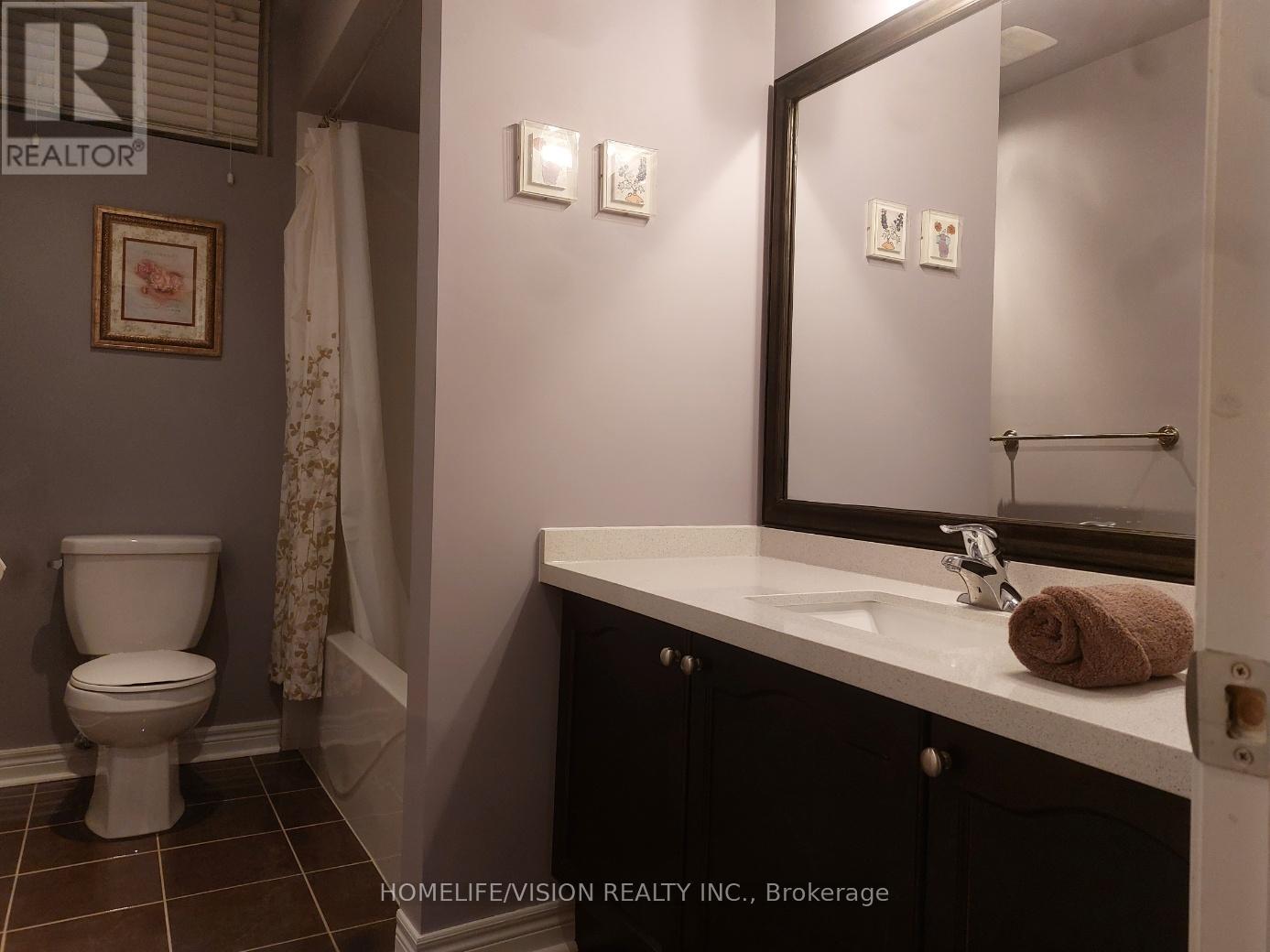 Photo 18 of 26 Ascalon Drive, Vaughan ON