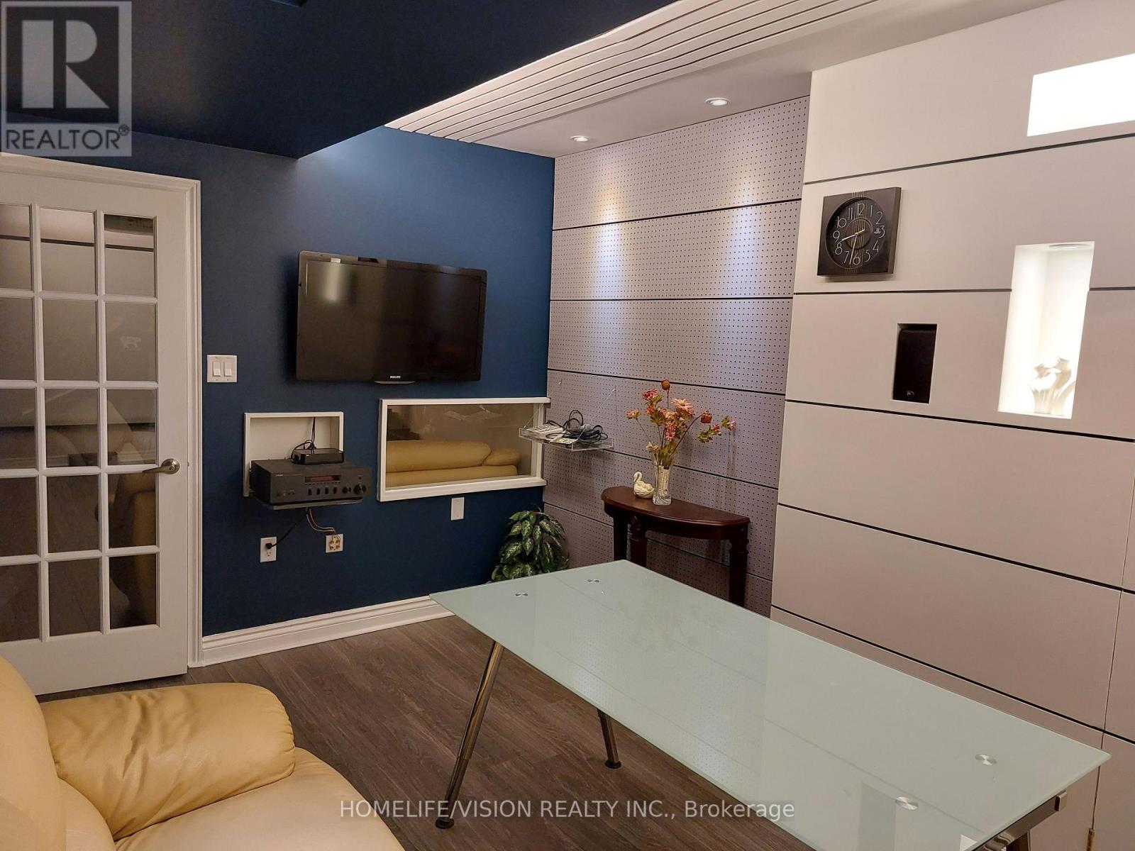 Photo 24 of 26 Ascalon Drive, Vaughan ON