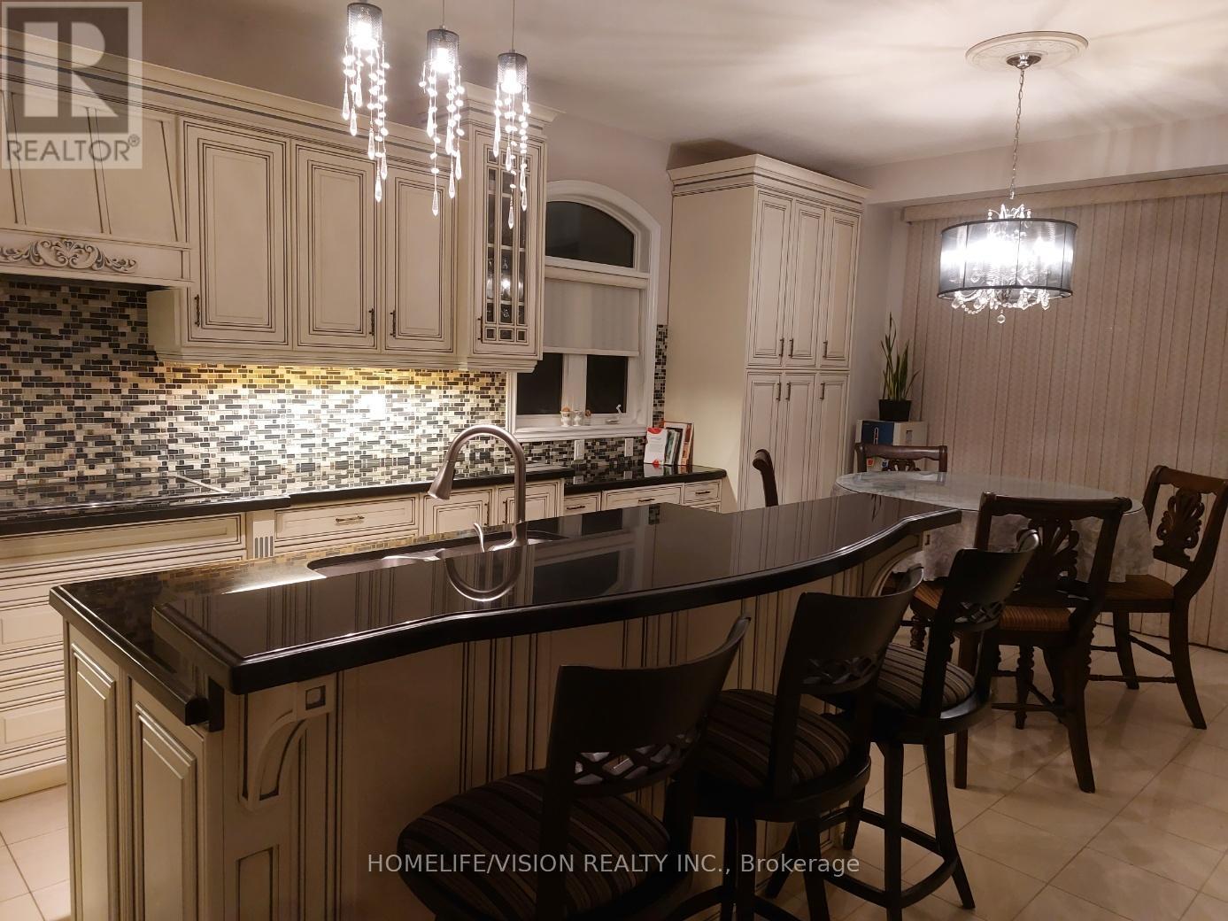 Photo 8 of 26 Ascalon Drive, Vaughan ON