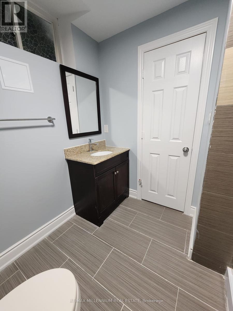 Photo 18 of 116 Summerset Drive, Barrie ON
