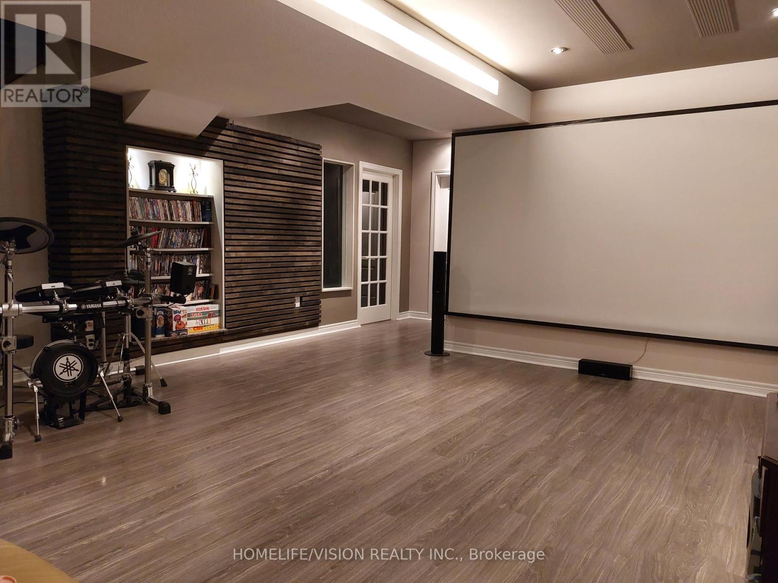 Photo 23 of 26 Ascalon Drive, Vaughan ON