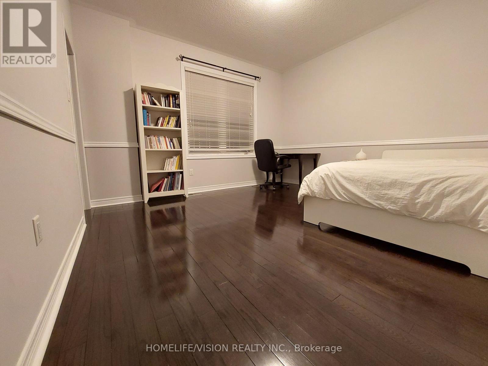 Photo 19 of 26 Ascalon Drive, Vaughan ON