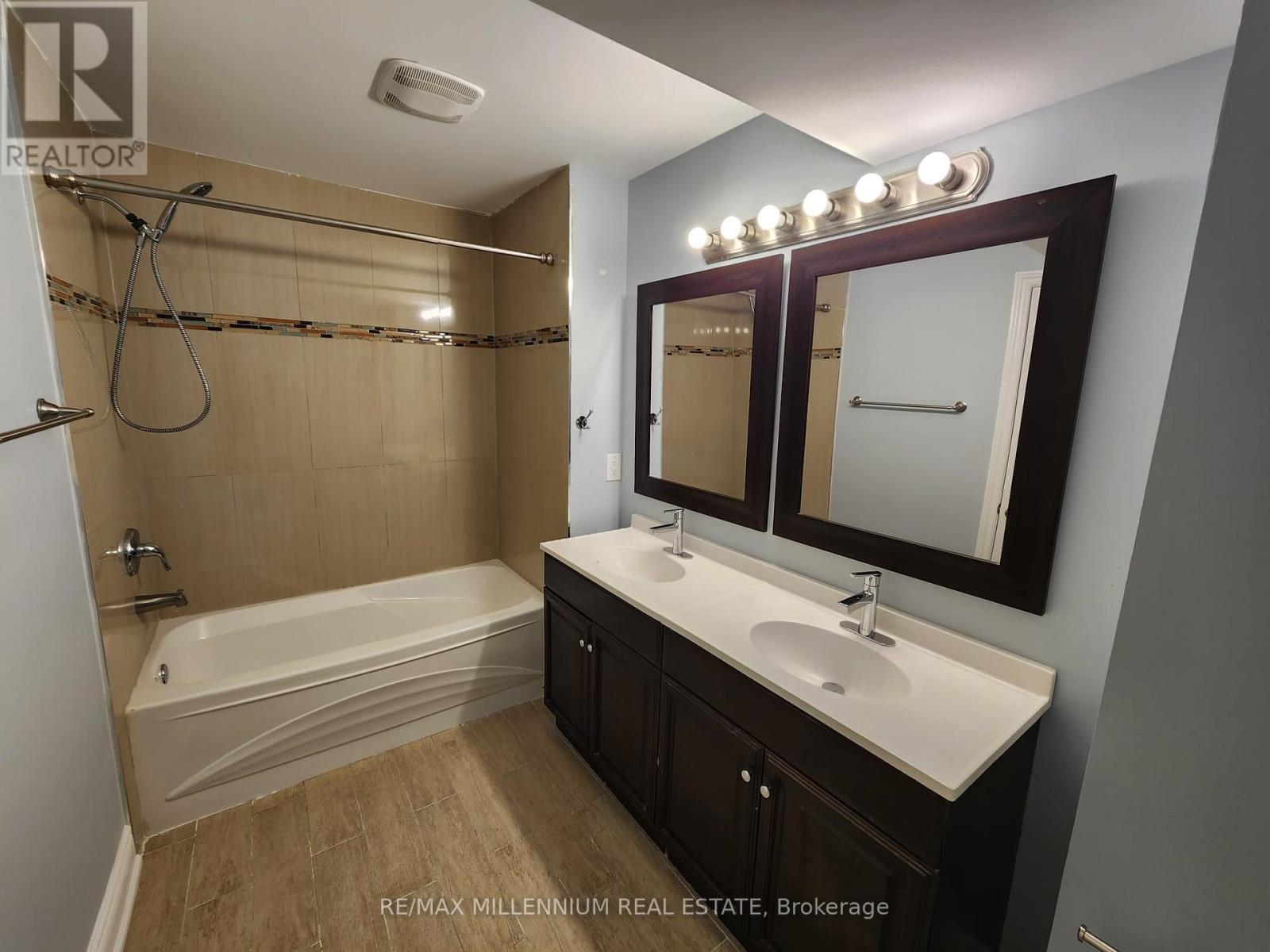Photo 13 of 116 Summerset Drive, Barrie ON