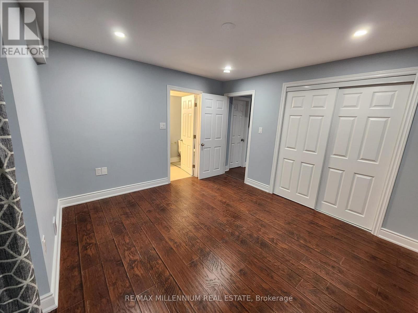 Photo 11 of 116 Summerset Drive, Barrie ON