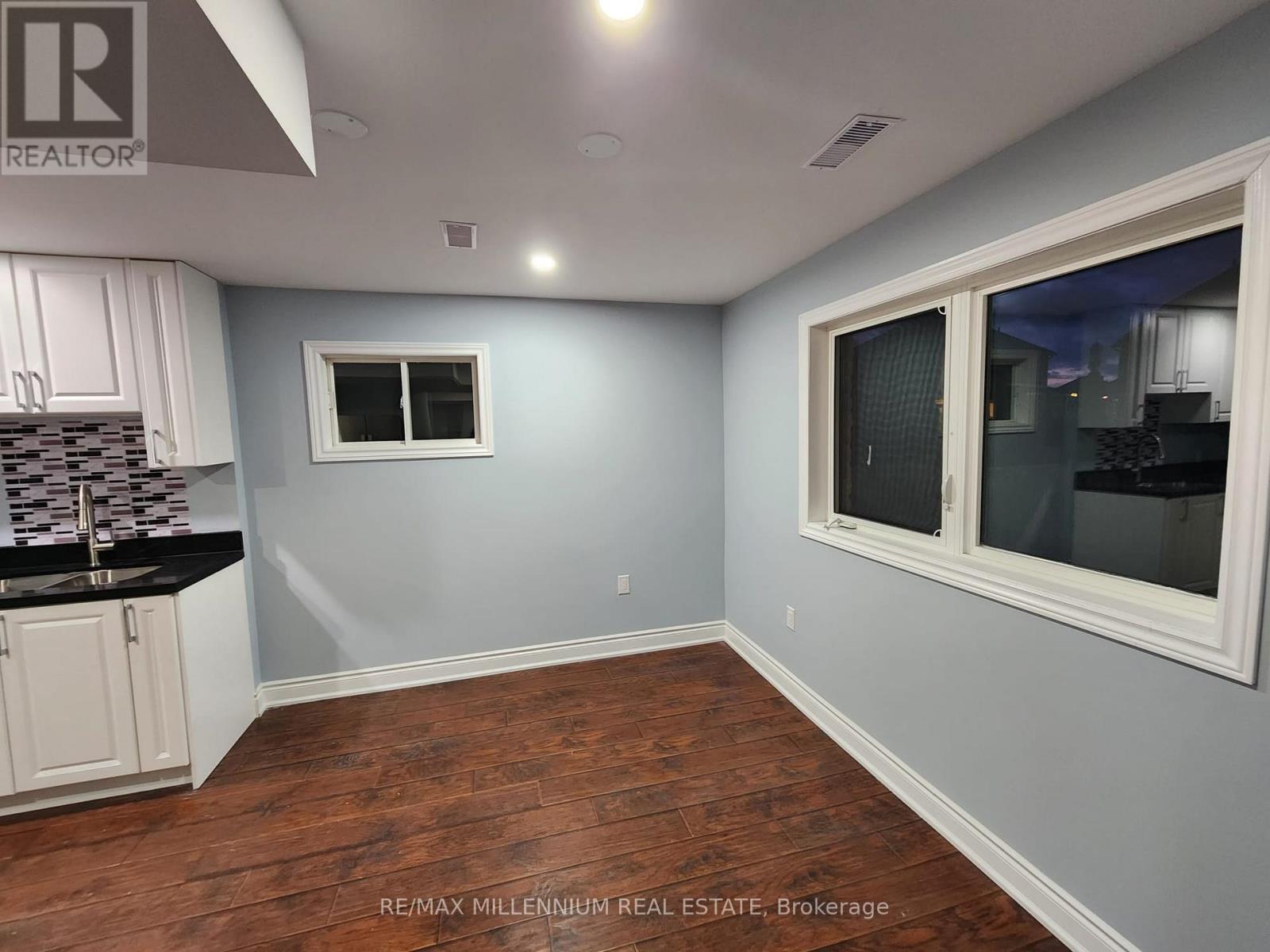Photo 6 of 116 Summerset Drive, Barrie ON