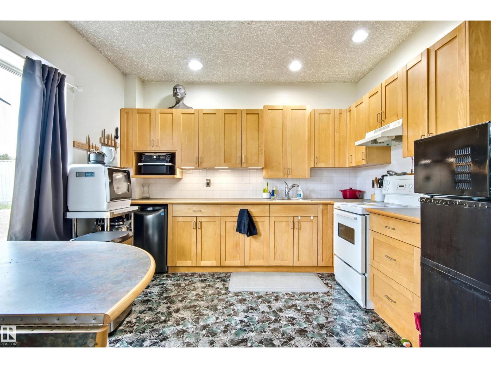 Photo 11 of 17 26120 Twp Road 511, Rural Parkland County AB