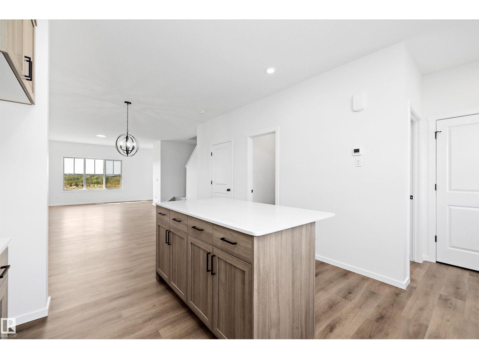 Photo 12 of 5458 Hawthorn Run Sw, Edmonton AB
