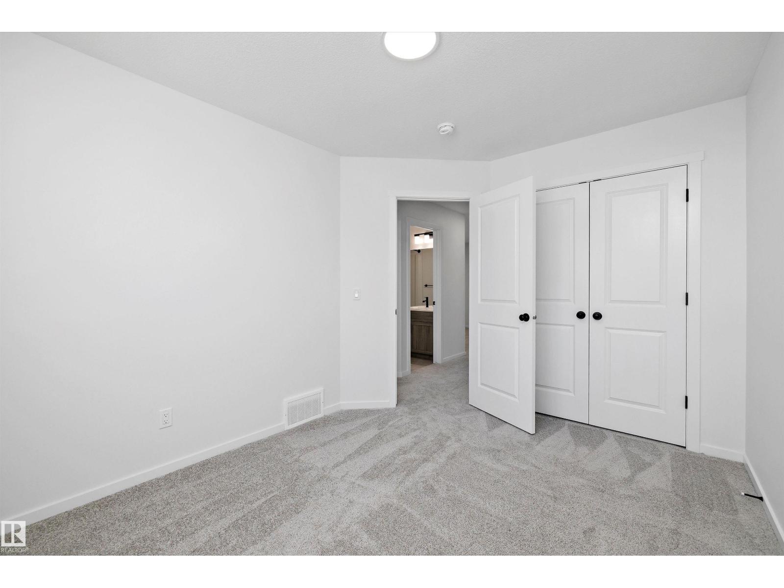 Photo 23 of 5458 Hawthorn Run Sw, Edmonton AB