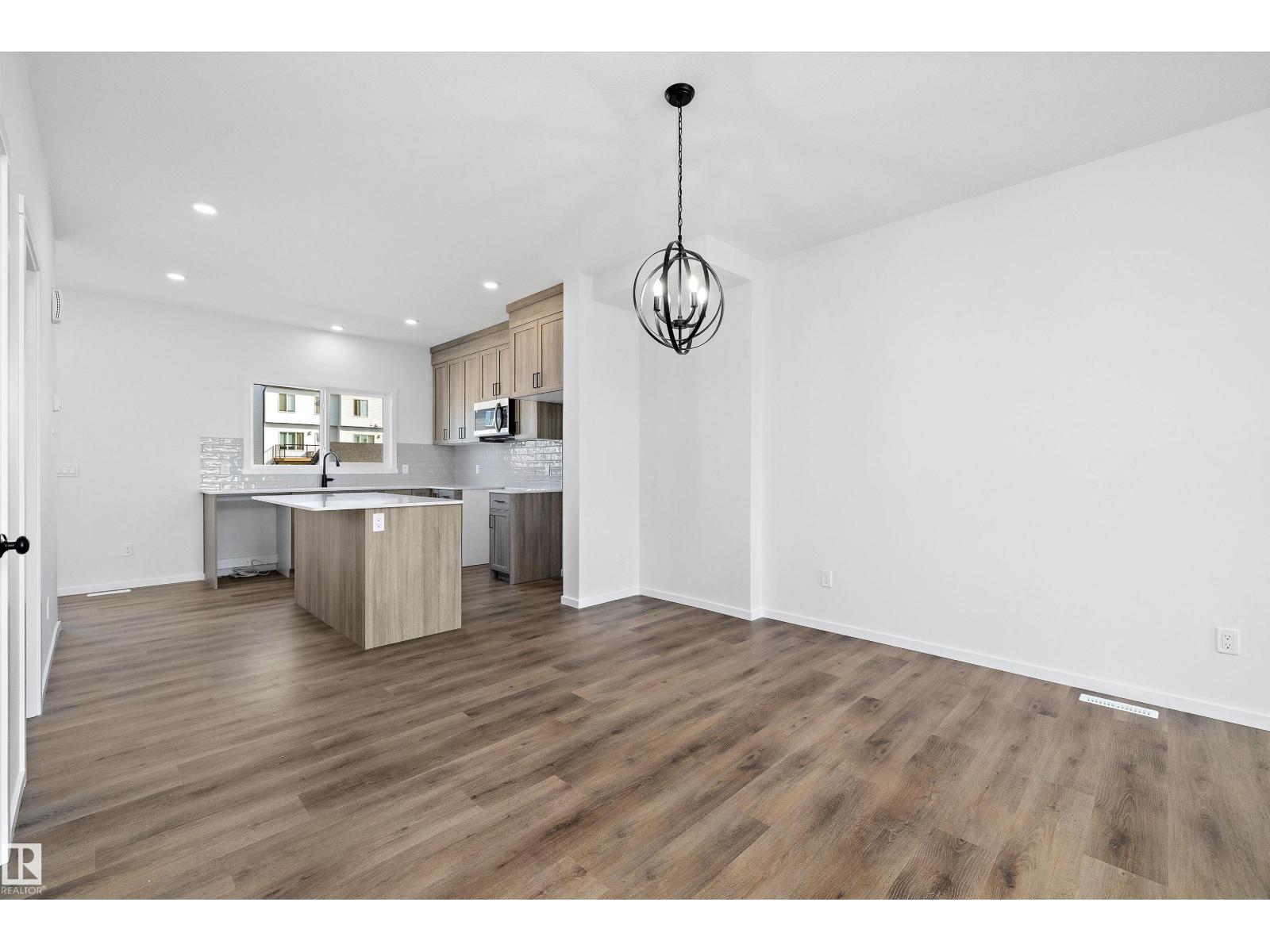 Photo 7 of 5458 Hawthorn Run Sw, Edmonton AB
