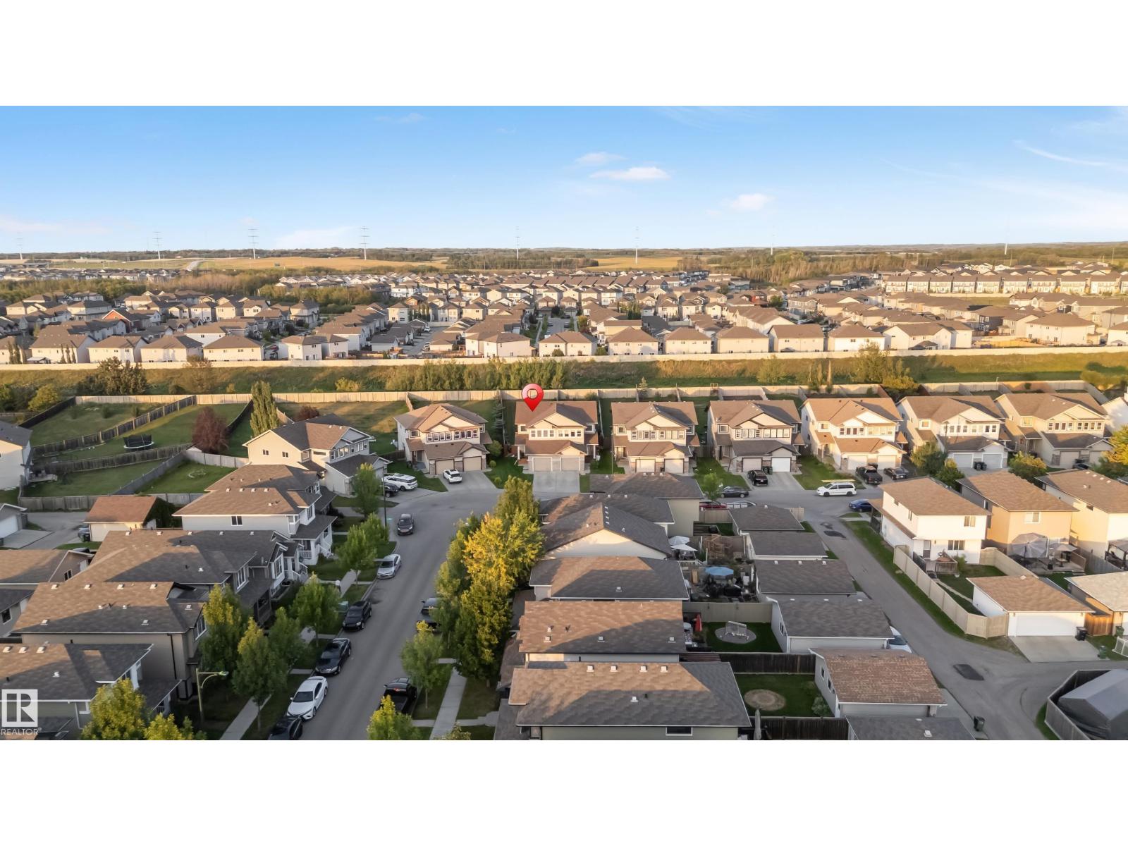 Photo 12 of 3537 11 St Nw, Edmonton AB