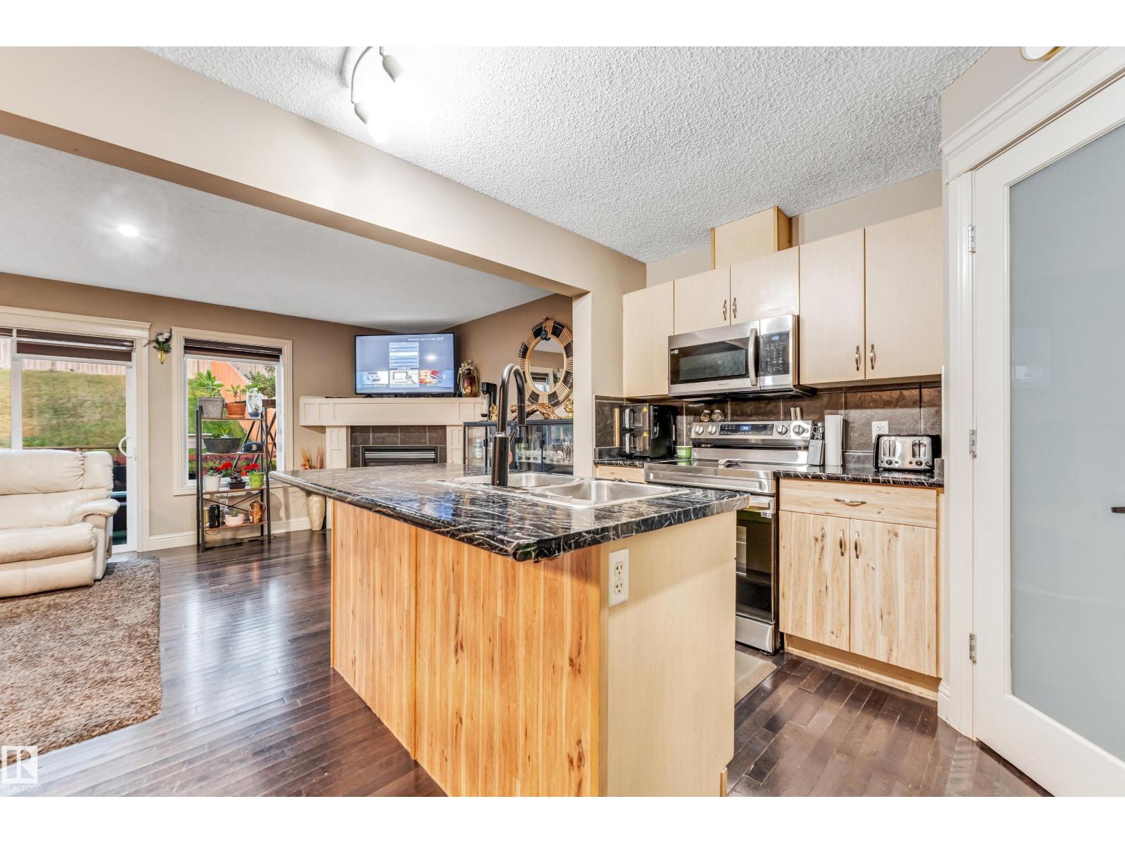 Photo 19 of 3537 11 St Nw, Edmonton AB