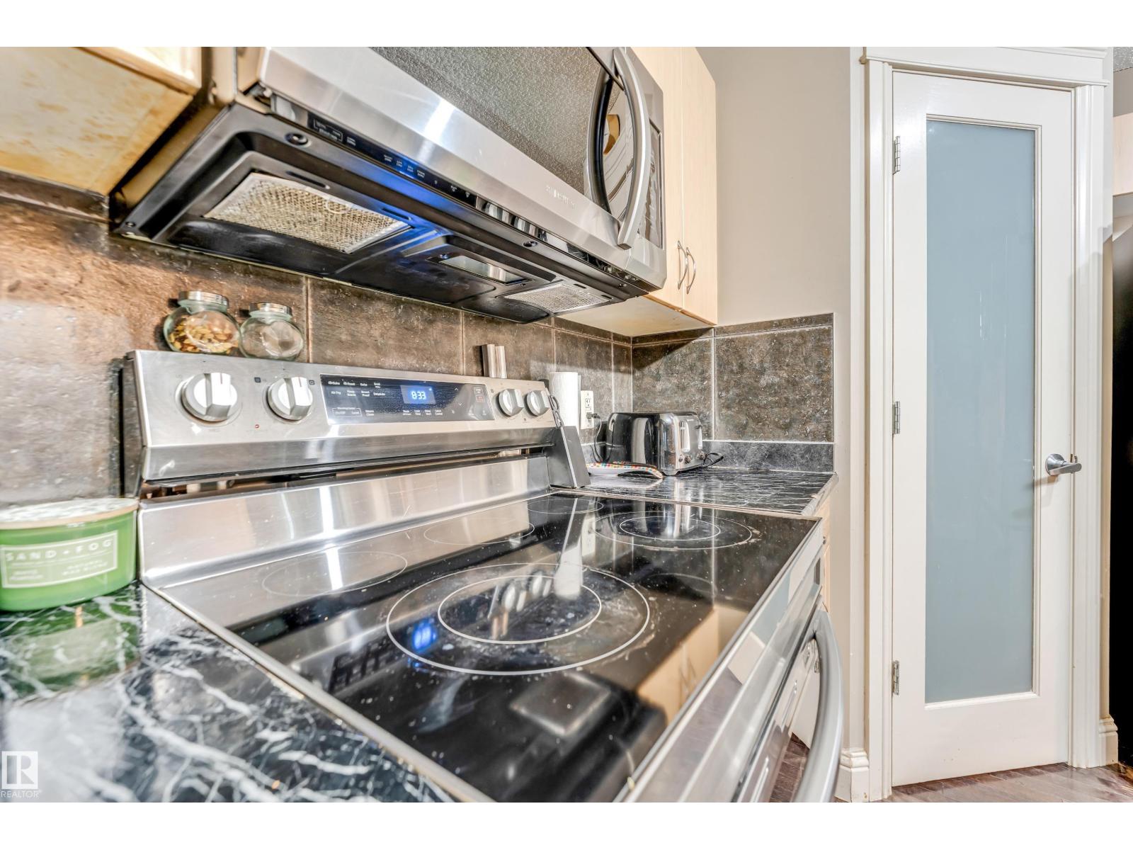 Photo 22 of 3537 11 St Nw, Edmonton AB