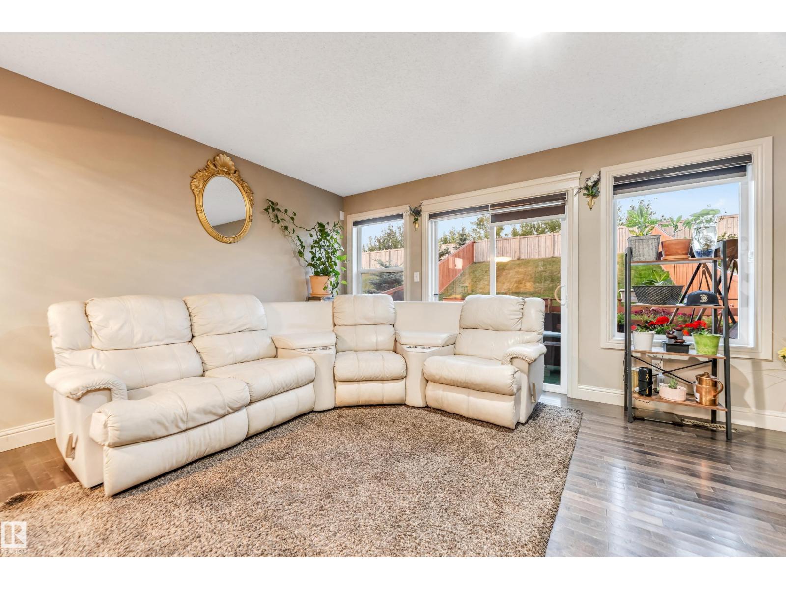 Photo 26 of 3537 11 St Nw, Edmonton AB