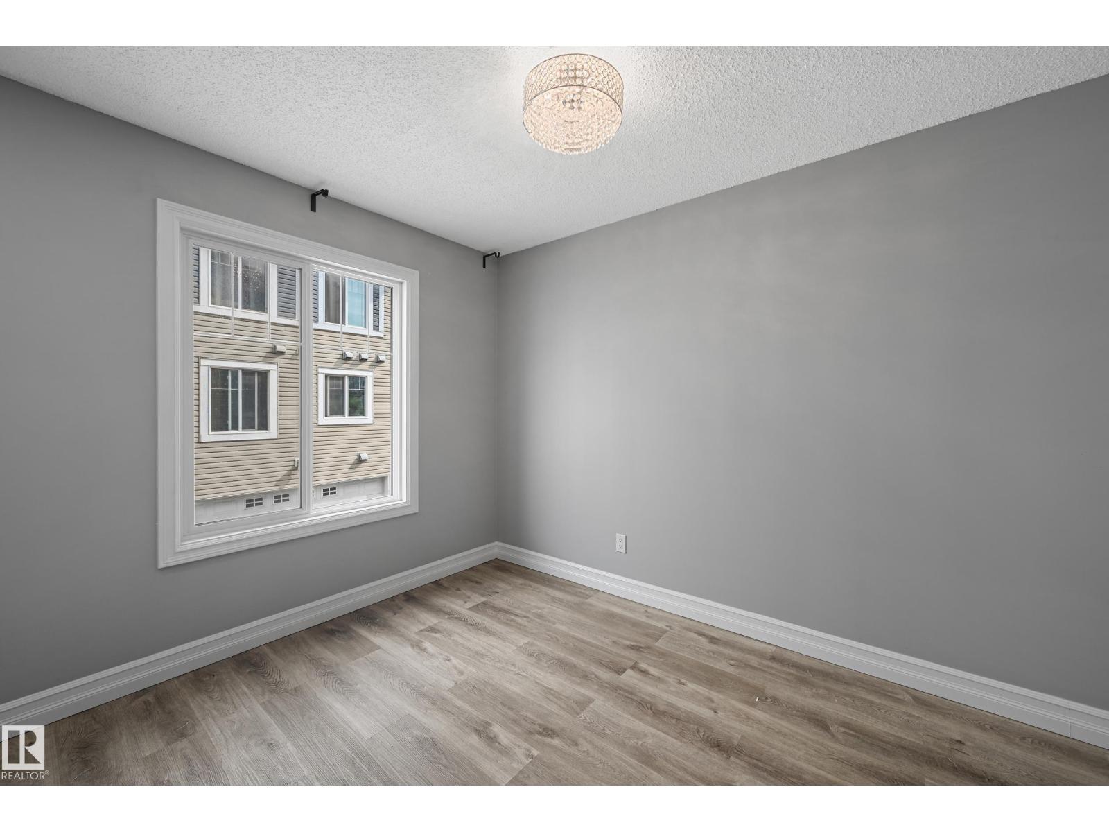 Photo 11 of 52 14621 121 St Nw, Edmonton AB