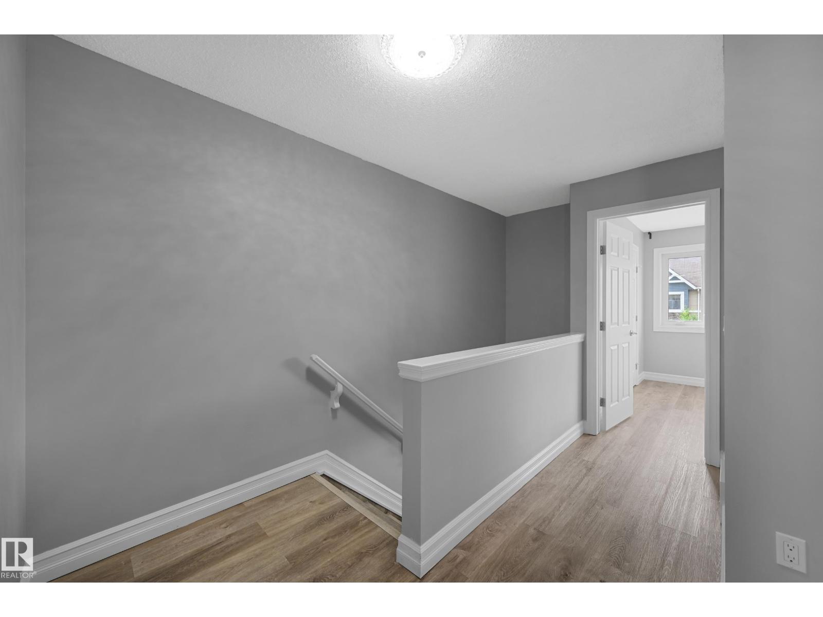 Photo 13 of 52 14621 121 St Nw, Edmonton AB