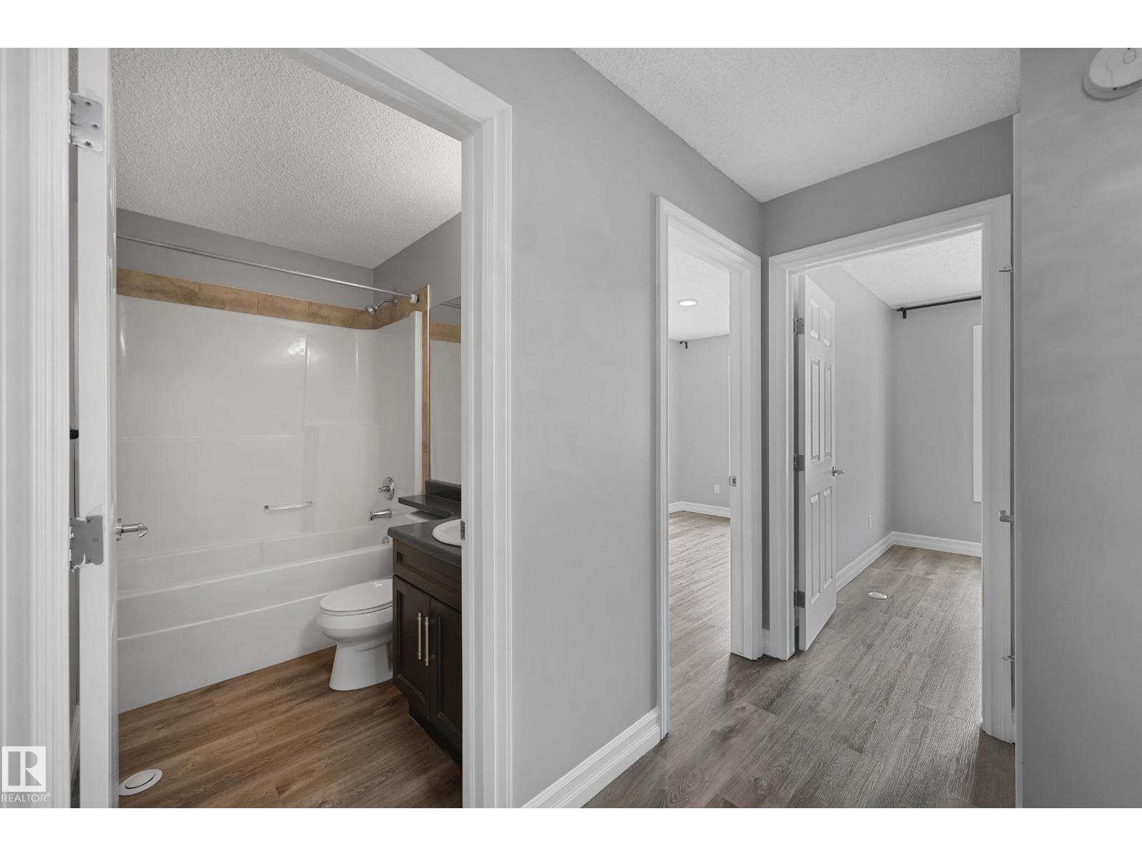 Photo 14 of 52 14621 121 St Nw, Edmonton AB