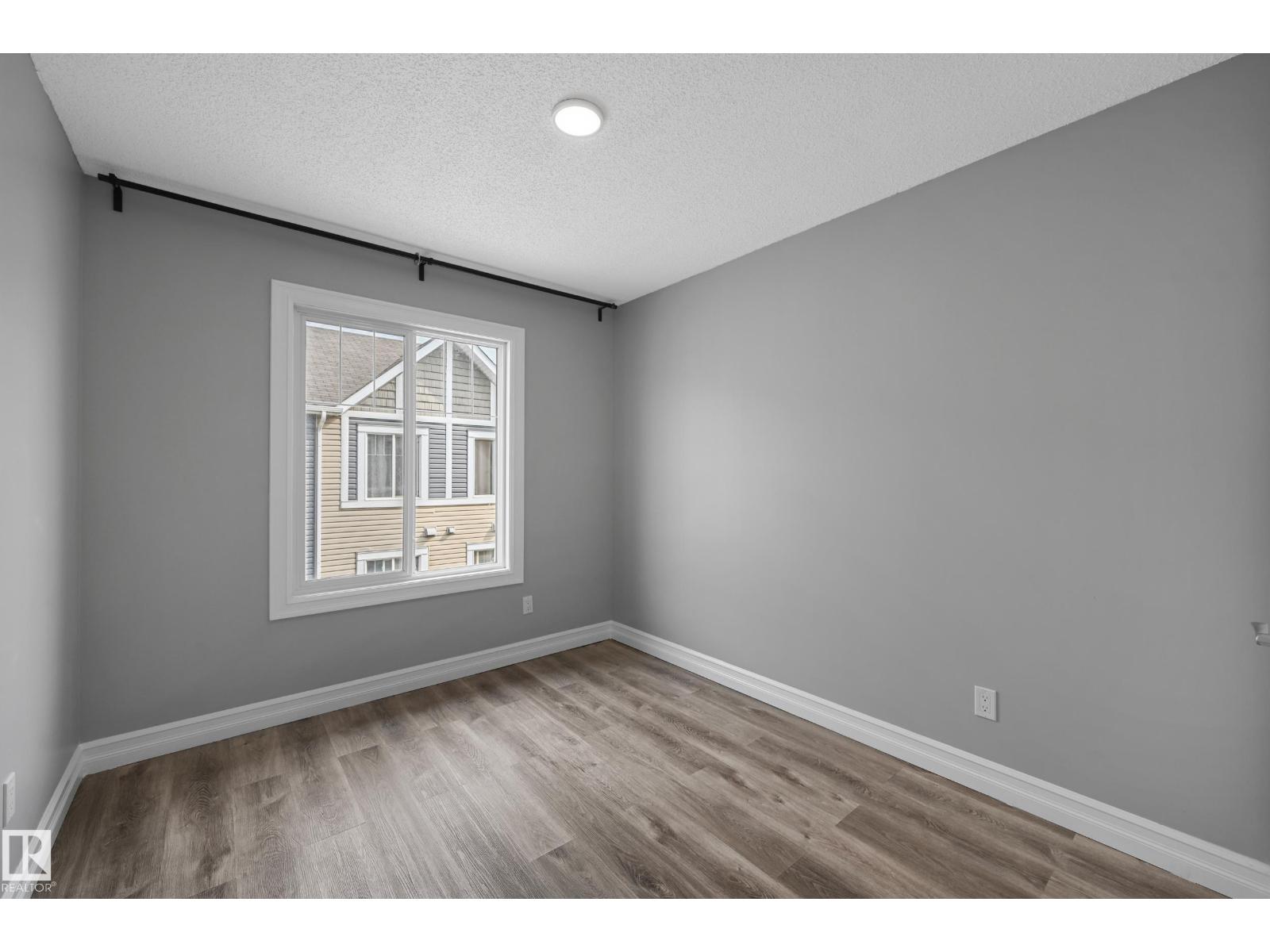 Photo 15 of 52 14621 121 St Nw, Edmonton AB