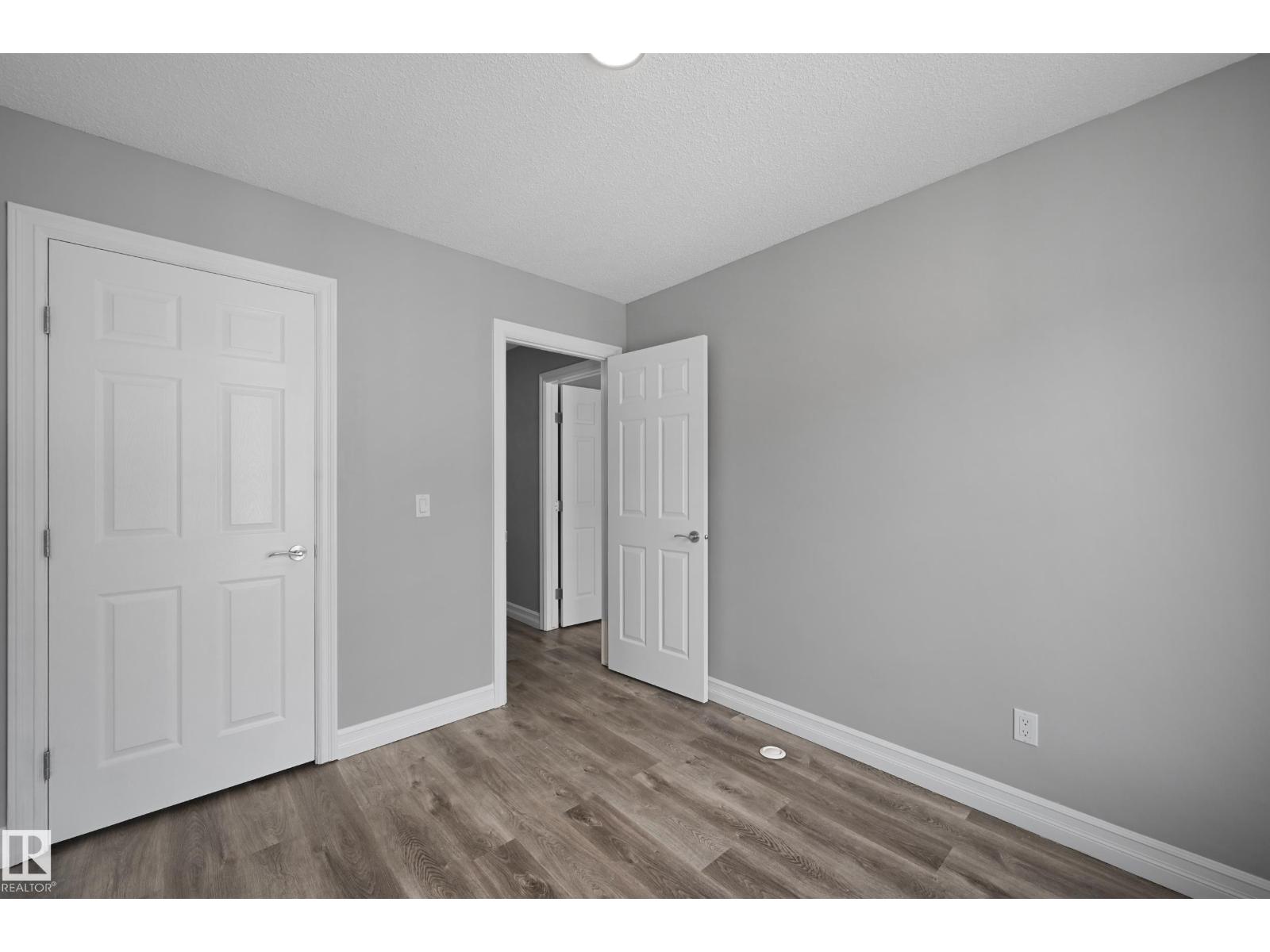 Photo 16 of 52 14621 121 St Nw, Edmonton AB