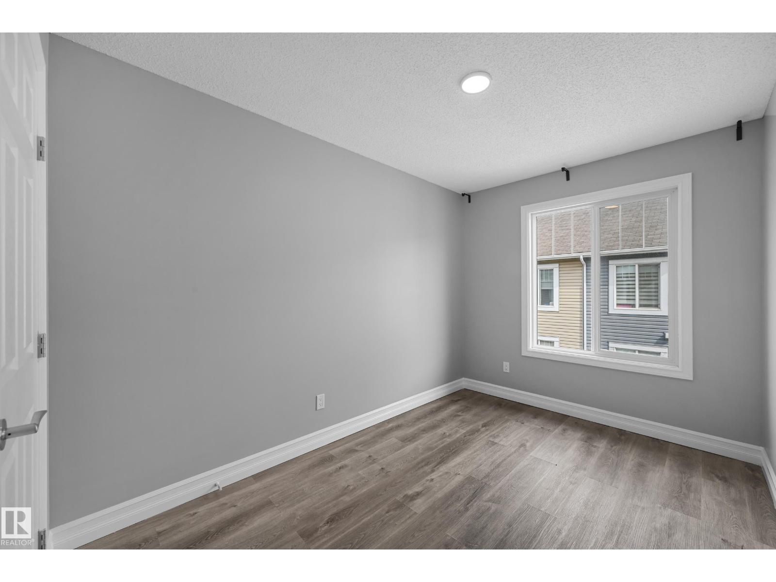 Photo 17 of 52 14621 121 St Nw, Edmonton AB