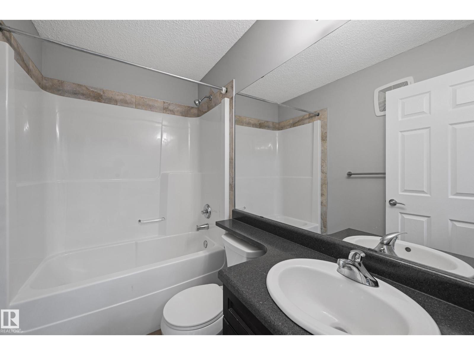 Photo 19 of 52 14621 121 St Nw, Edmonton AB